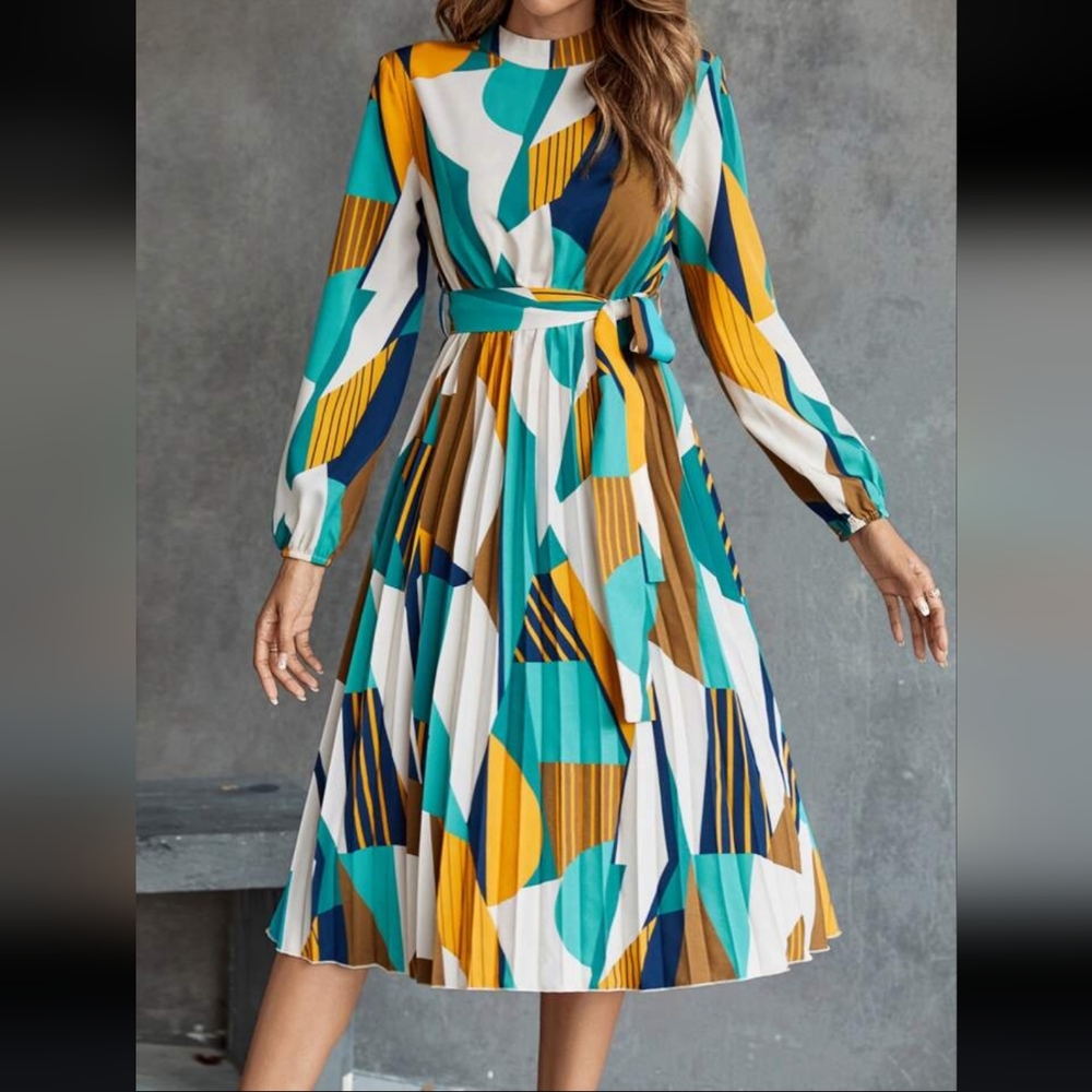 New dress Geo Print Mock Neck Pleated Belted Dress sz